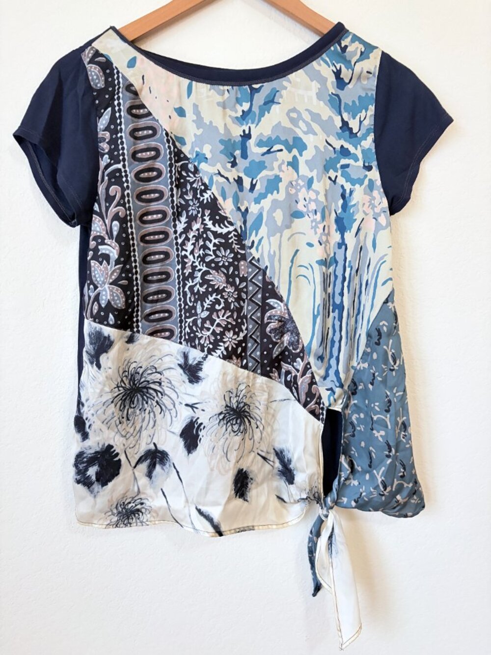 TINY Top Womens Small Navy Blue Abstract Floral Patchwork Side Tie Blouse S - Picture 2 of 7